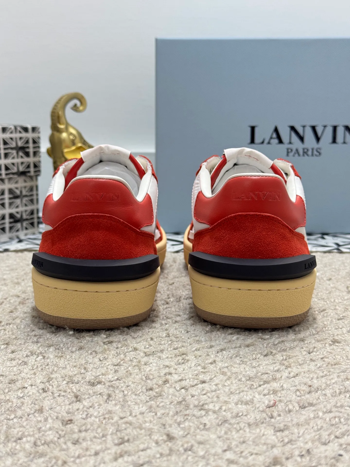 Men's men's shoes 💰520 [New style] 🦈🦈lanvin #LANVIN spring and summer series new colors ❤️‍🔥The latest lace-up fashionable casual Forrest Gump running shoes~bumpr high-quality couple 👫 series!! The latest trendy products of the season. Many bloggers have planted grass and purchased the original molds for customization. The uppers are nubuck leather. They are very versatile, fashionable and casual, and are comfortable to wear on the feet. Recommended! The original molds have clear logo rubber bottoms, which are non-slip and wear-resistant. Size: Female 36~40 Male 38-44 (45 customized